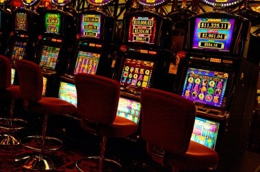 Slot game interface on lioncasino showing stake selection and spin controls